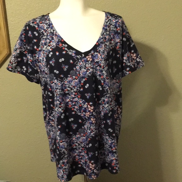 Maurice’s Large V neck T shirt blouse NWT - Picture 1 of 6